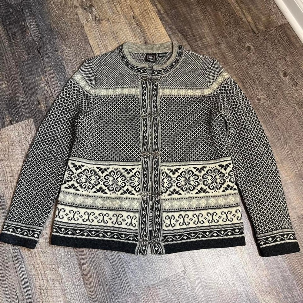 Vintage Nordic wool cardigan sweater  Skyr - Small